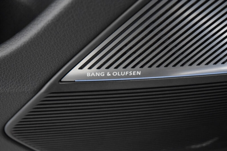 Audi RSQ8 Performance lleno