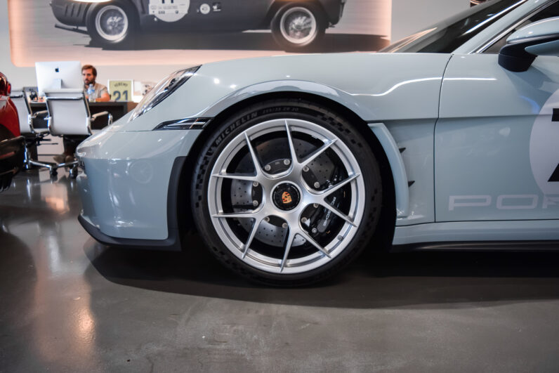 Porsche 911 S/T lleno