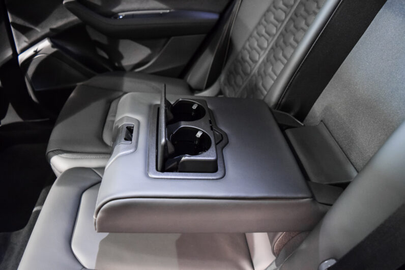 Audi RSQ8 Performance lleno