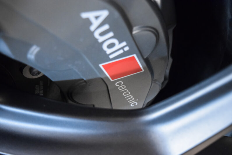 Audi RSQ8 Performance lleno