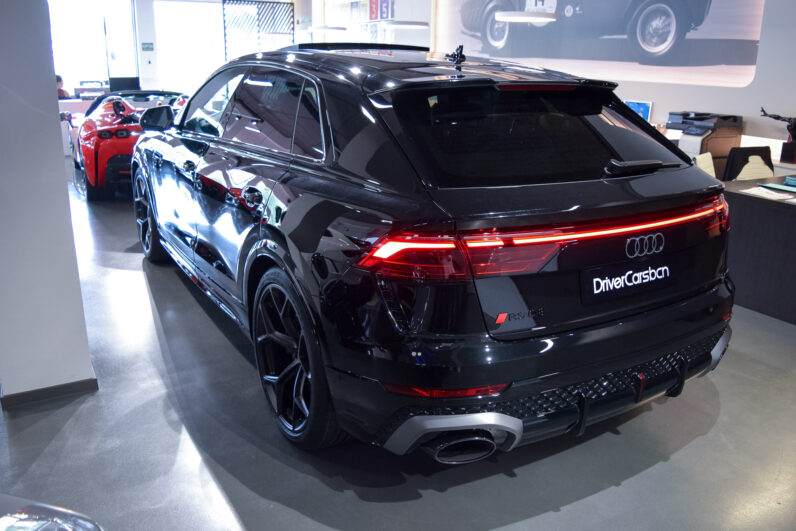 Audi RSQ8 Performance lleno