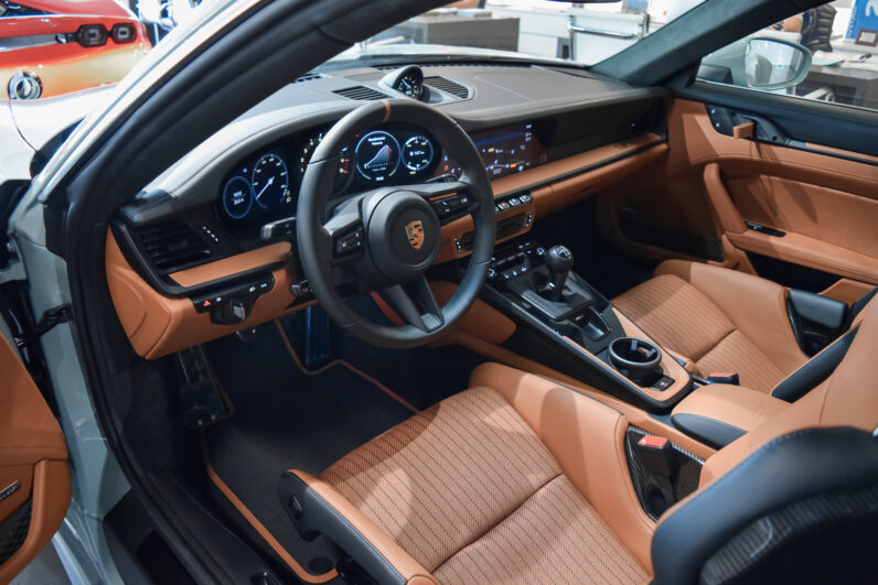 Porsche 911 S/T lleno