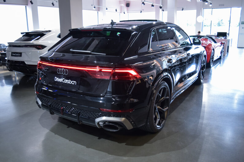 Audi RSQ8 Performance lleno
