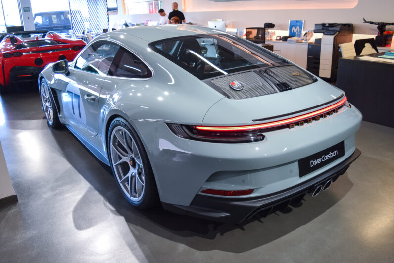 Porsche 911 S/T lleno