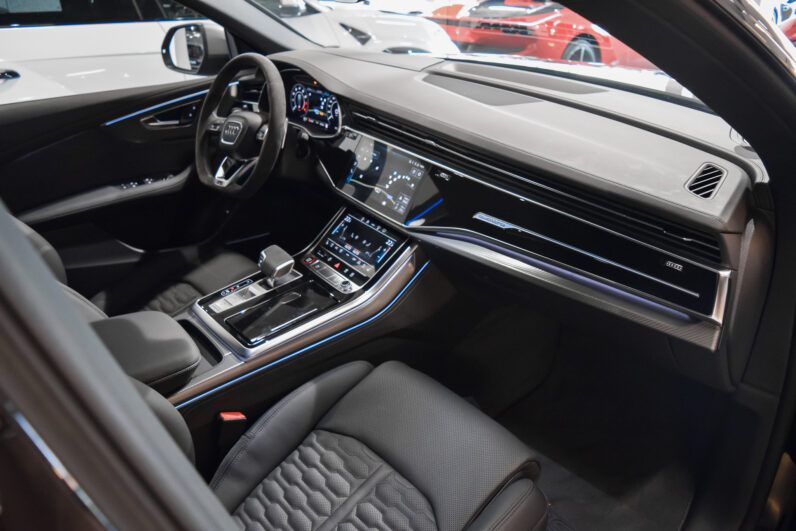 Audi RSQ8 Performance lleno
