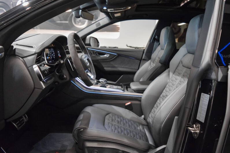 Audi RSQ8 Performance lleno