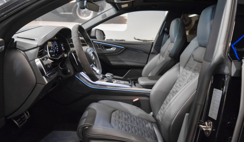 Audi RSQ8 Performance lleno