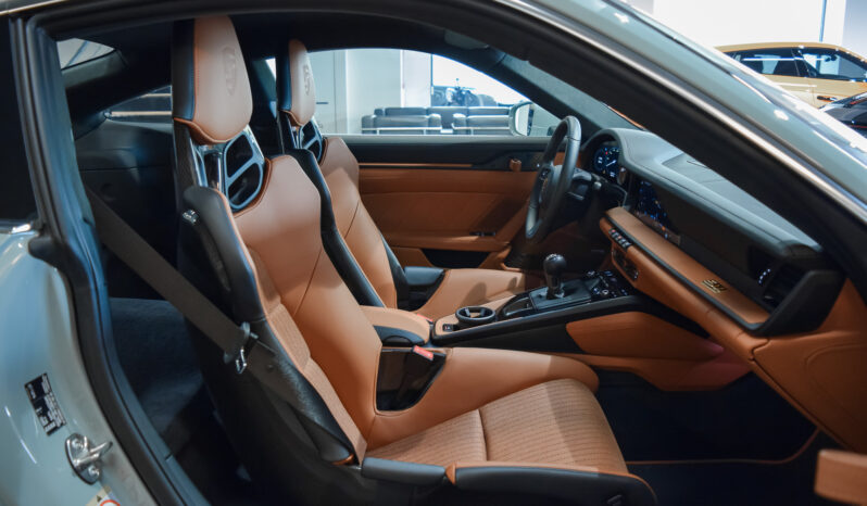 Porsche 911 S/T lleno