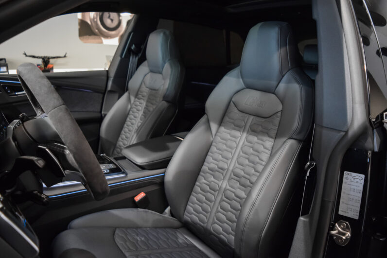 Audi RSQ8 Performance lleno
