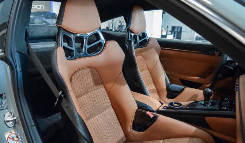 Porsche 911 S/T lleno