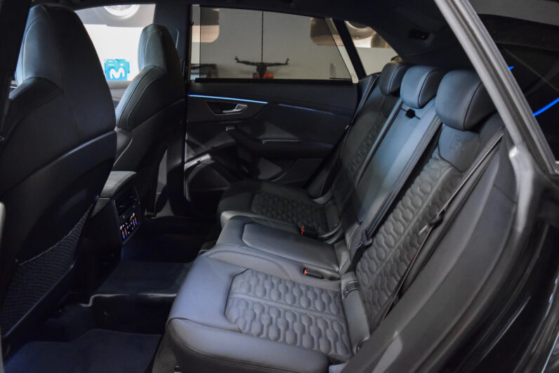 Audi RSQ8 Performance lleno