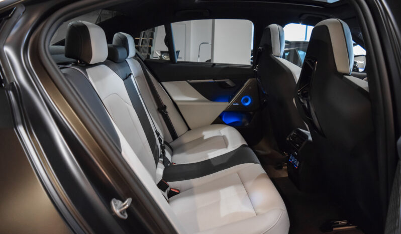 BMW M5 Berlina lleno