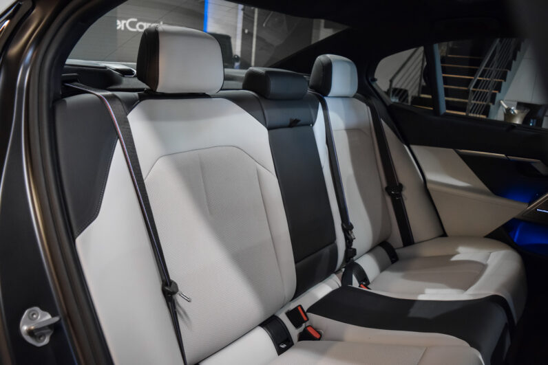 BMW M5 Berlina lleno