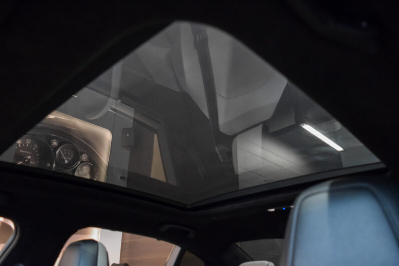 BMW M5 Berlina lleno