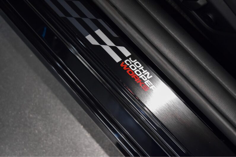 Mini John Cooper Works lleno