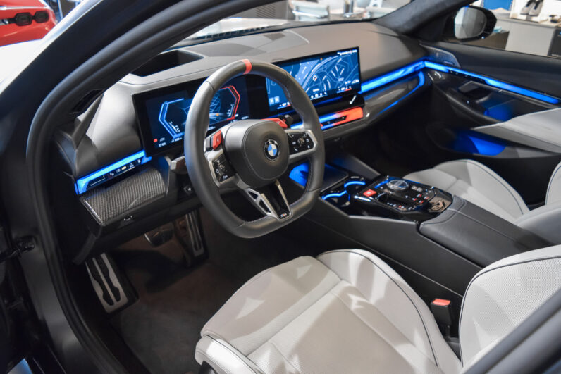BMW M5 Berlina lleno