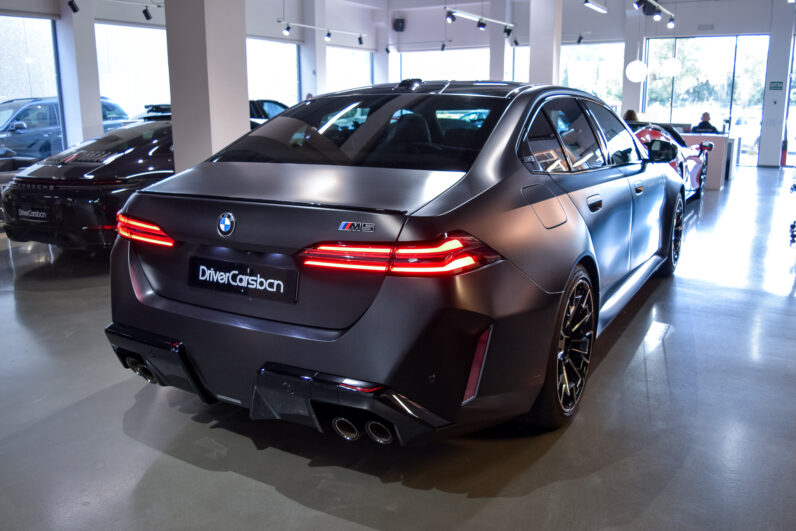 BMW M5 Berlina lleno