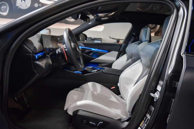 BMW M5 Berlina lleno