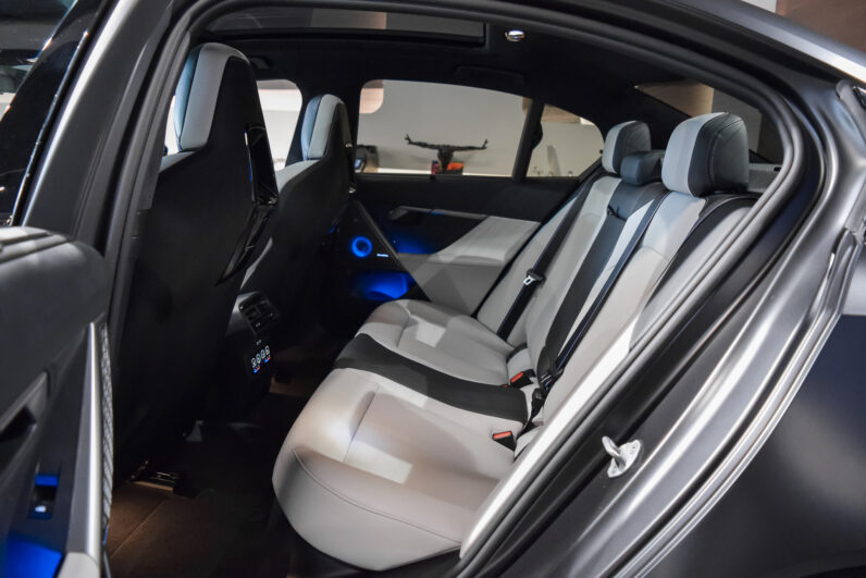 BMW M5 Berlina lleno