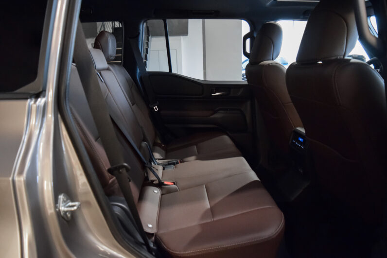 Toyota Land Cruiser VX Hybrid 7P lleno