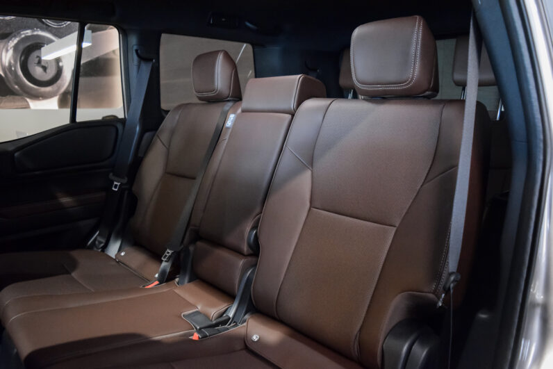 Toyota Land Cruiser VX Hybrid 7P lleno