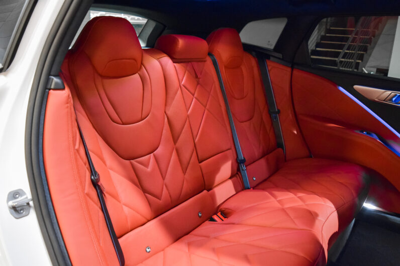 BMW XM 50e lleno