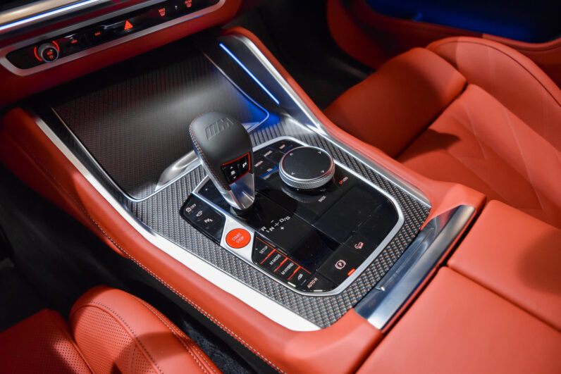 BMW XM 50e lleno