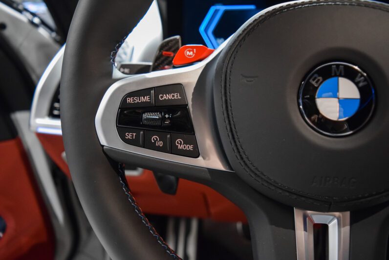 BMW XM 50e lleno