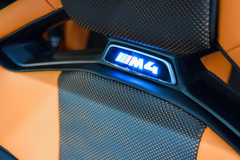 BMW M4 Competition lleno