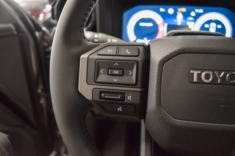 Toyota Land Cruiser VX Hybrid 7P lleno