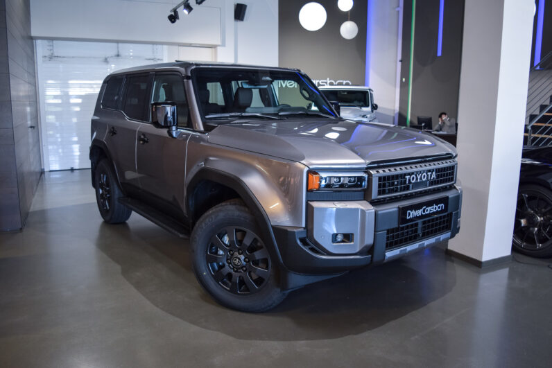 Toyota Land Cruiser VX Hybrid 7P lleno