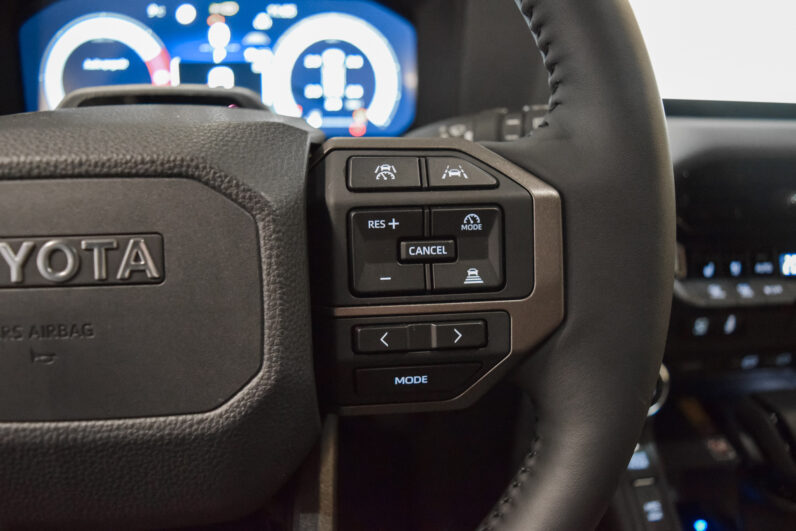 Toyota Land Cruiser VX Hybrid 7P lleno