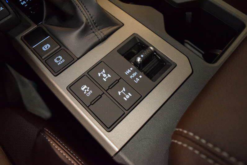Toyota Land Cruiser VX Hybrid 7P lleno