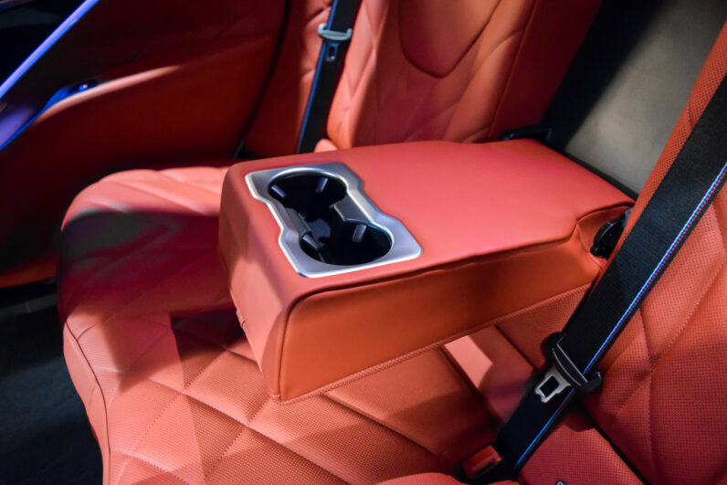 BMW XM 50e lleno