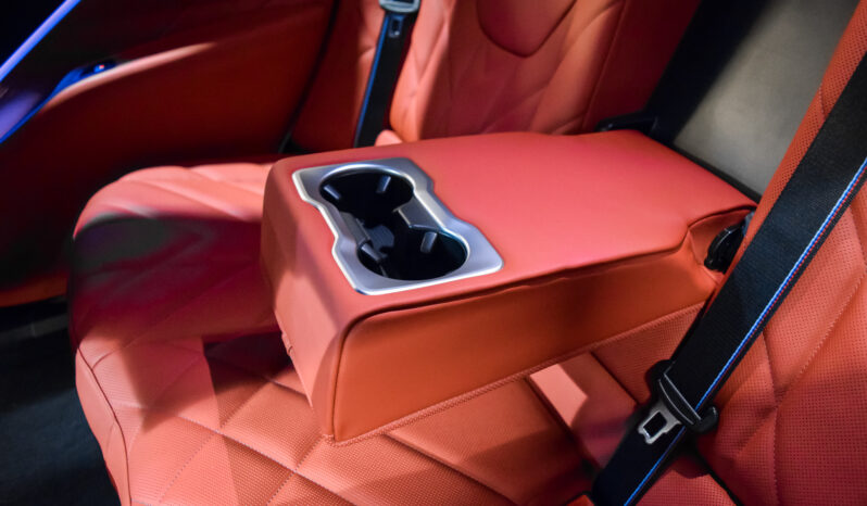 BMW XM 50e lleno
