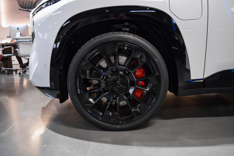 BMW XM 50e lleno
