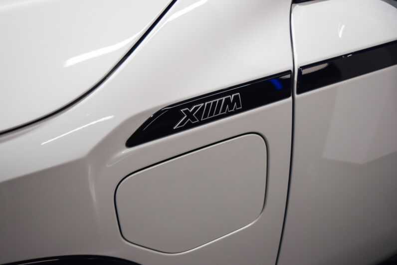BMW XM 50e lleno