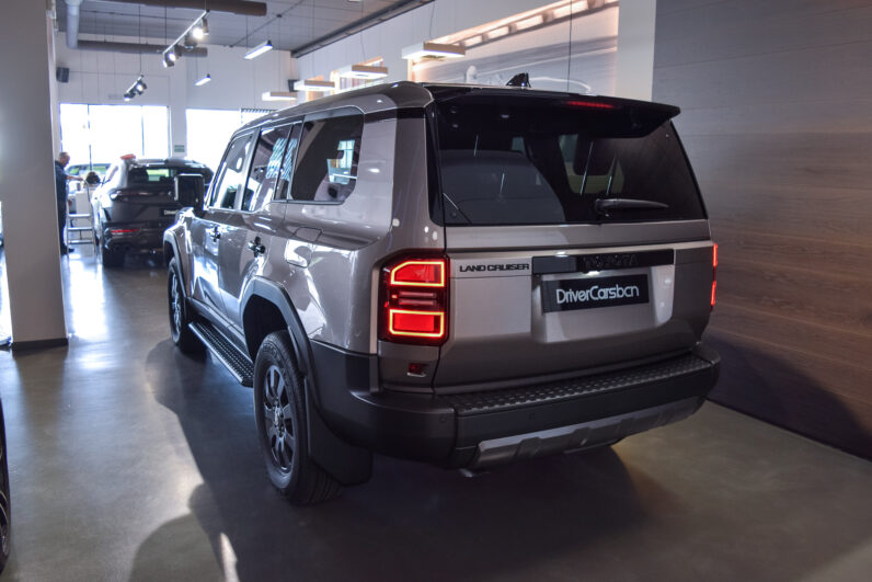 Toyota Land Cruiser VX Hybrid 7P lleno