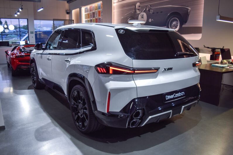BMW XM 50e lleno