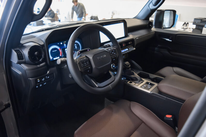 Toyota Land Cruiser VX Hybrid 7P lleno