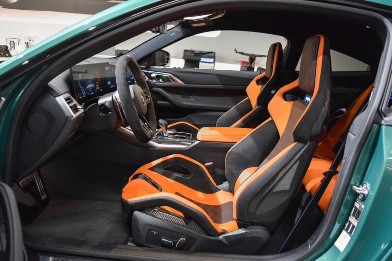 BMW M4 Competition lleno