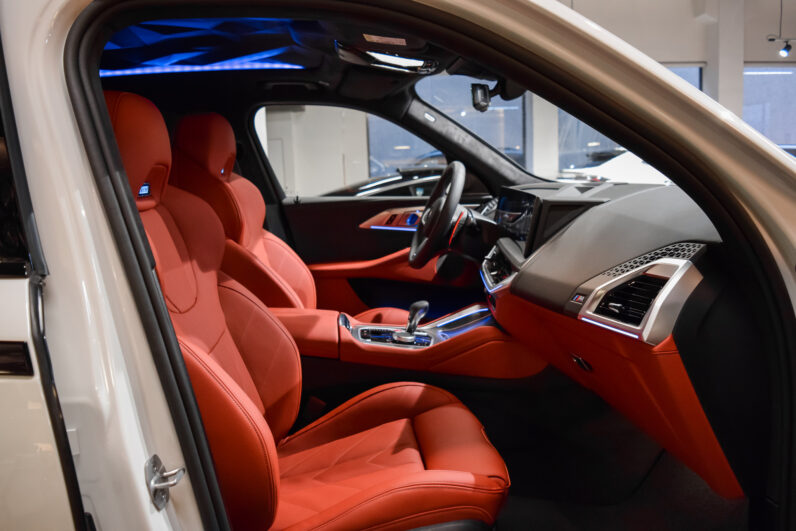 BMW XM 50e lleno