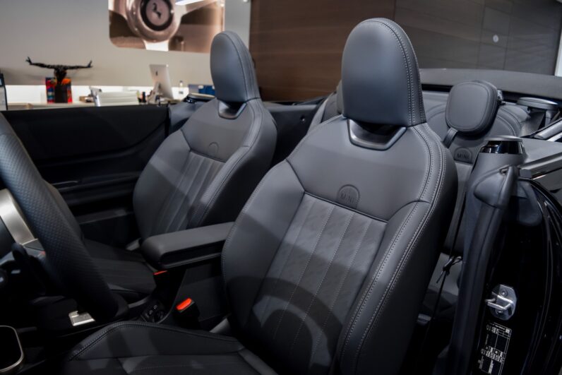 Mini John Cooper Works Cabrio lleno