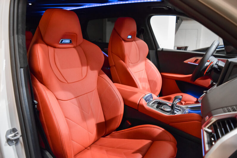 BMW XM 50e lleno