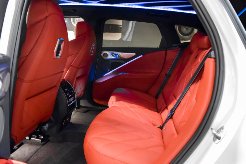 BMW XM 50e lleno