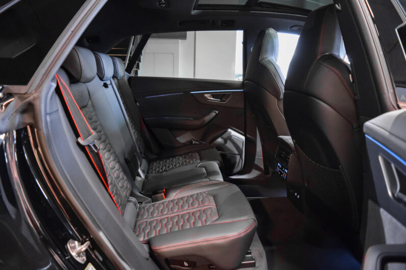 Audi RSQ8 Performance lleno