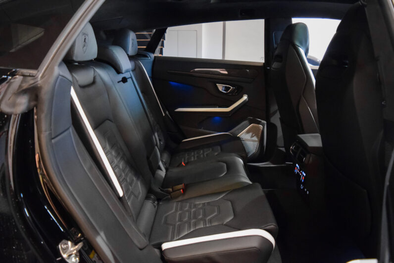 Lamborghini Urus SE lleno