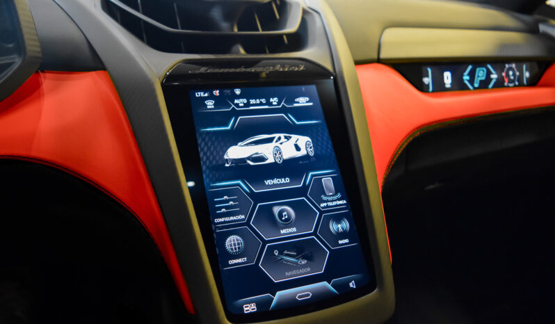 Lamborghini Revuelto lleno