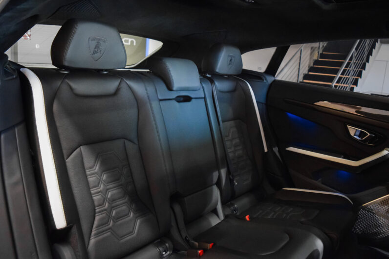 Lamborghini Urus SE lleno