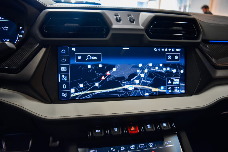 Lamborghini Urus SE lleno